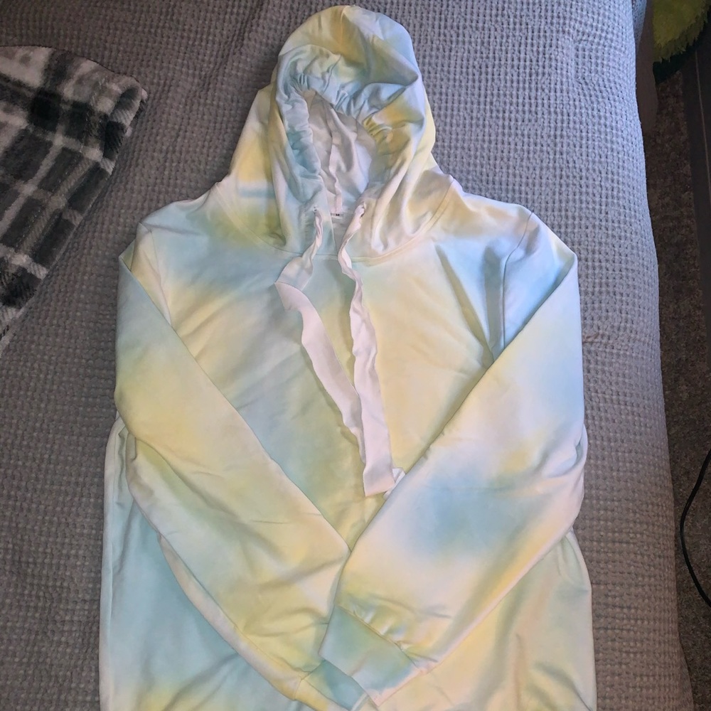 Women’s Pullover / Hoodie